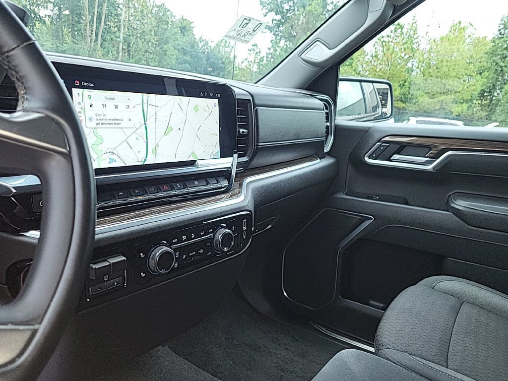 Used 2025 Chevrolet Silverado 1500 LT AWD/4WD image 3