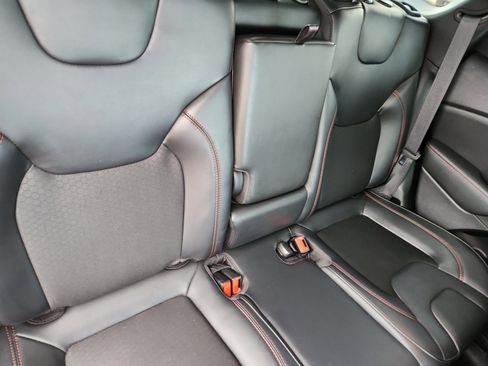 Used 2020 Jeep Cherokee Trailhawk w/ Cold Weather Group image 18