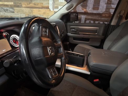 Used 2018 RAM 1500 Big Horn image 2