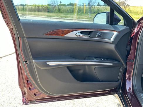 Used 2013 Lincoln MKZ image 13