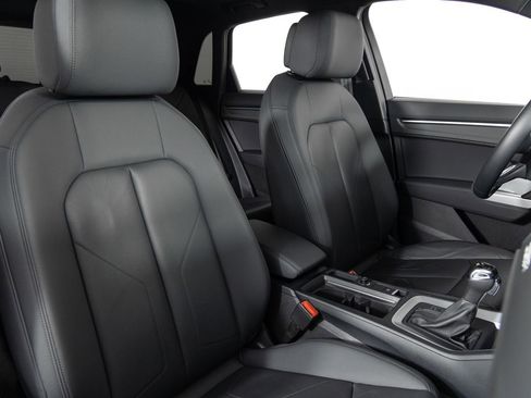 Used 2020 Audi Q3 2.0T Premium Plus w/ Premium Plus Package image 28