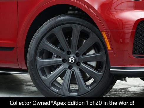 Used 2025 Bentley Bentayga AWD/4WD image 14