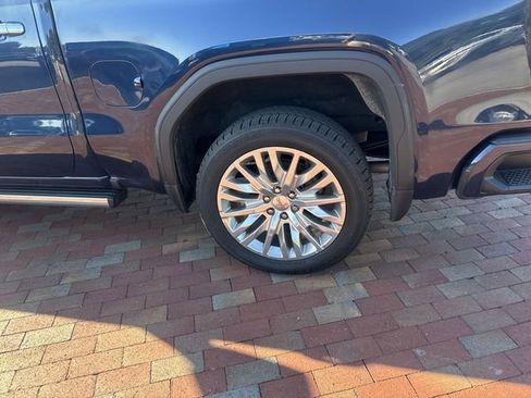 Used 2022 GMC Sierra 1500 Denali w/ Technology Package AWD/4WD image 6