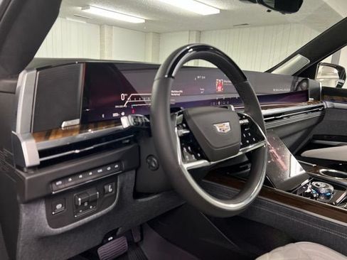 Used 2026 Cadillac Escalade Platinum Sport w/ LPO, ONYX Package AWD/4WD image 14