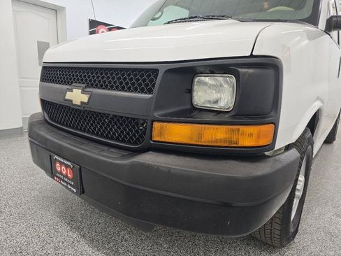 Used 2014 Chevrolet Express 2500 RWD image 7