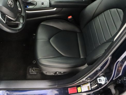 Used 2023 Toyota Highlander XLE FWD image 15