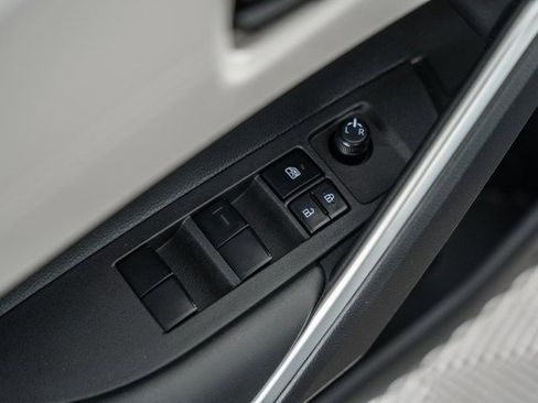 Certified 2024 Toyota Corolla Cross L image 34