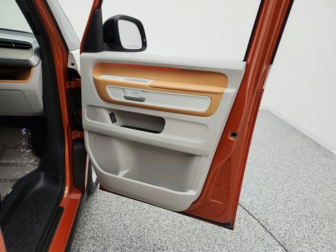 Used 2025 Volkswagen ID. Buzz 1st Edition AWD/4WD image 20