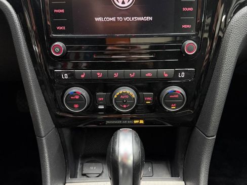Used 2021 Volkswagen Passat 2.0T SE FWD image 27