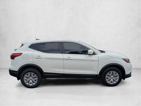 Used 2018 Nissan Rogue Sport S FWD image 4