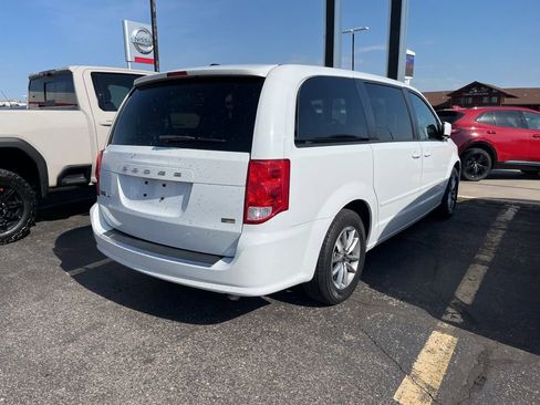 Used 2016 Dodge Grand Caravan SE FWD image 6