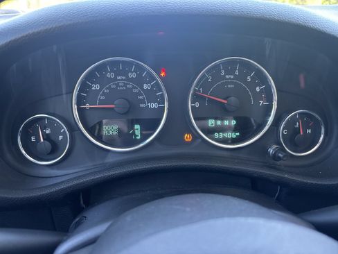 Used 2017 Jeep Wrangler Unlimited Sahara w/ Quick Order Package 24E Chief AWD/4WD image 18