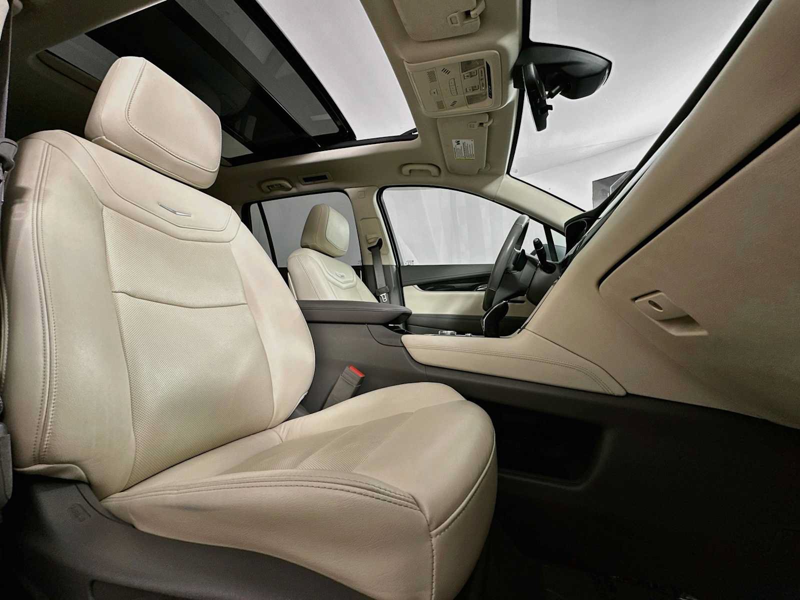 Used 2020 Cadillac XT6 Premium Luxury FWD image 28