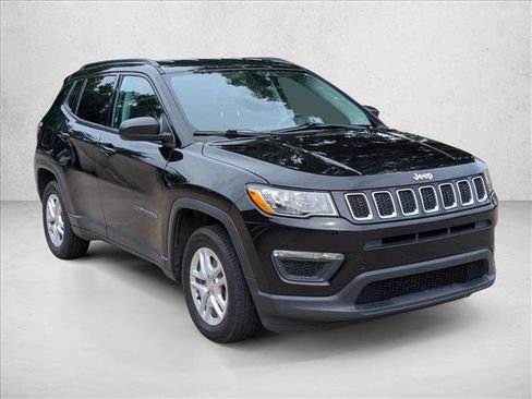Used 2018 Jeep Compass Sport w/ Tech Group FWD image 3