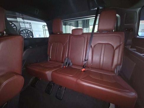 Used 2024 Ford Expedition Limited AWD/4WD image 16