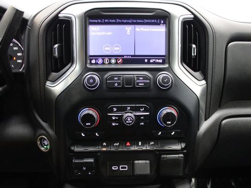 Used 2019 Chevrolet Silverado 1500 RST AWD/4WD image 31
