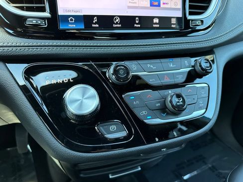New 2026 Chrysler Pacifica Select w/ S Appearance Package FWD image 25