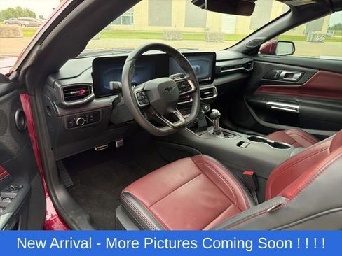 Used 2025 Ford Mustang GT Premium RWD image 2