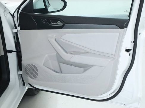 Used 2024 Volkswagen Jetta SE w/ Panoramic Sunroof Package FWD image 33