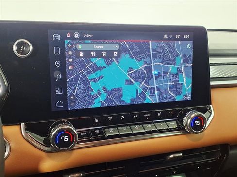 Used 2025 GMC Canyon AT4 image 8