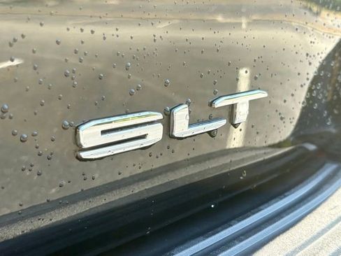 Used 2024 GMC Yukon SLT w/ SLT Luxury Package AWD/4WD image 15