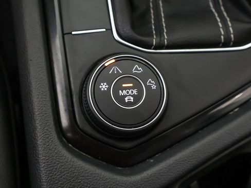 Used 2024 Volkswagen Taos SE AWD/4WD image 51