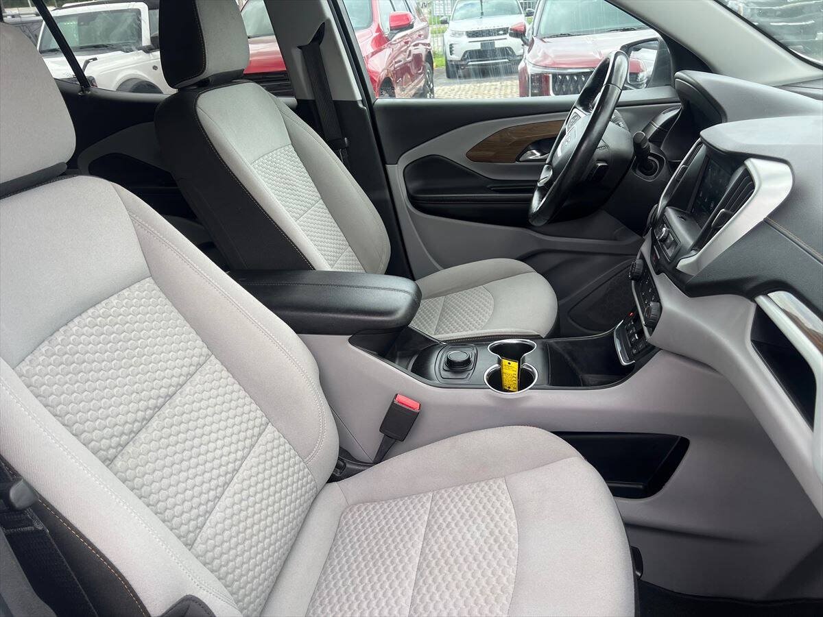 Used 2020 GMC Terrain SLE FWD image 8