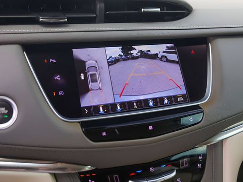 Used 2020 Cadillac XT5 Premium Luxury FWD image 13