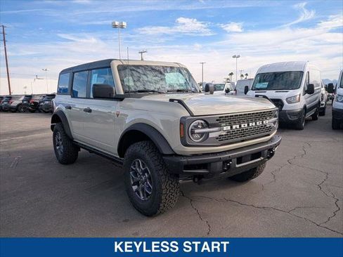 New 2025 Ford Bronco Badlands image 6