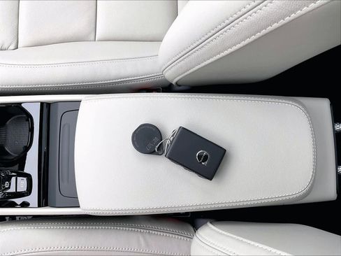 New 2026 Volvo XC40 B5 Plus w/ Protection Package Premier image 34