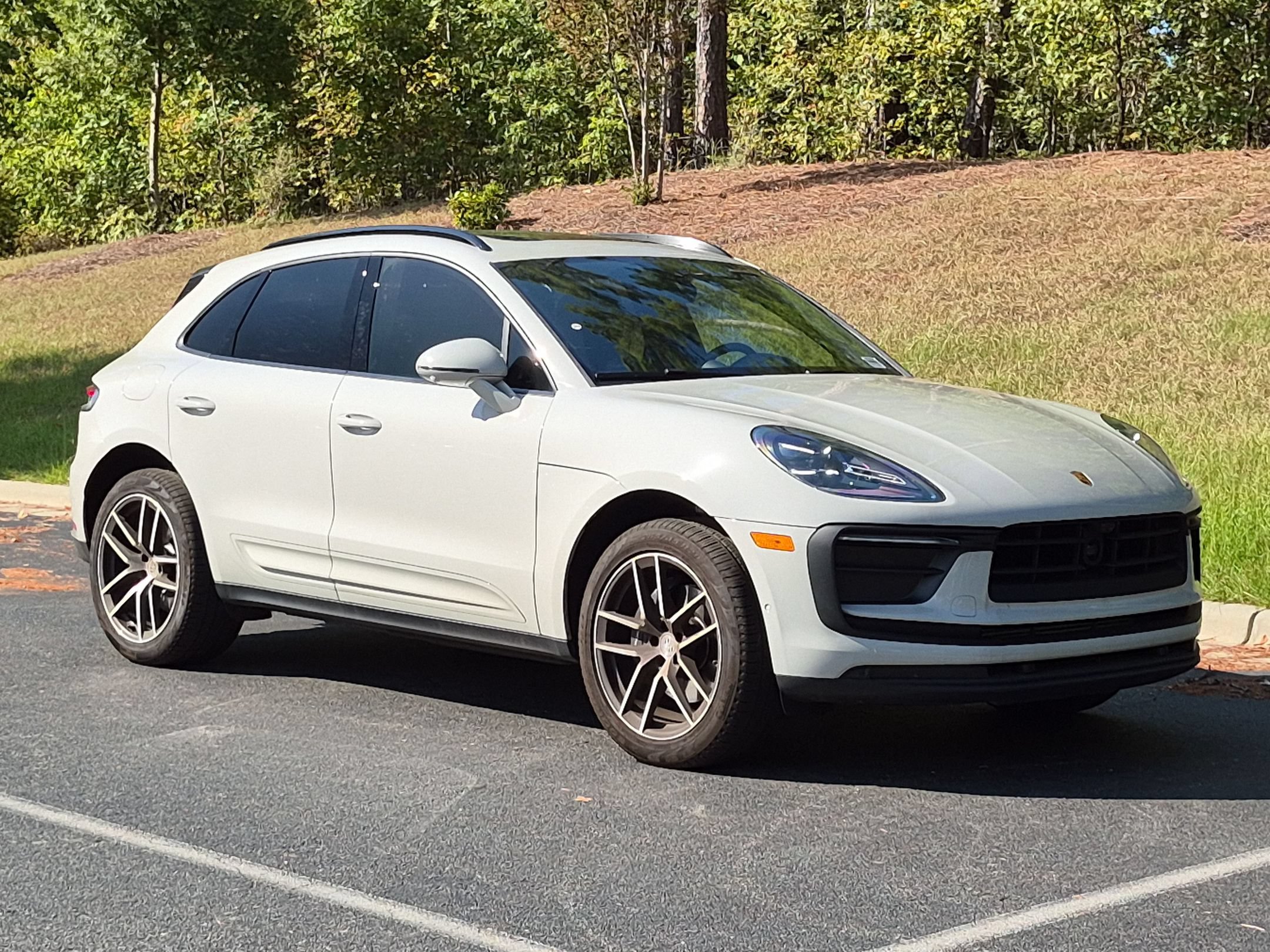 Certified 2026 Porsche Macan AWD/4WD image 24