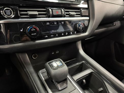 Used 2022 Nissan Pathfinder SV image 28