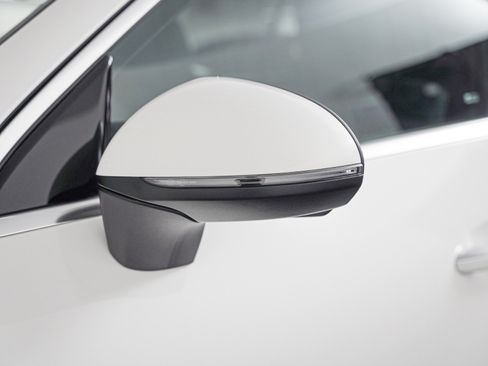 Certified 2026 Mercedes-Benz GLC 300 image 21