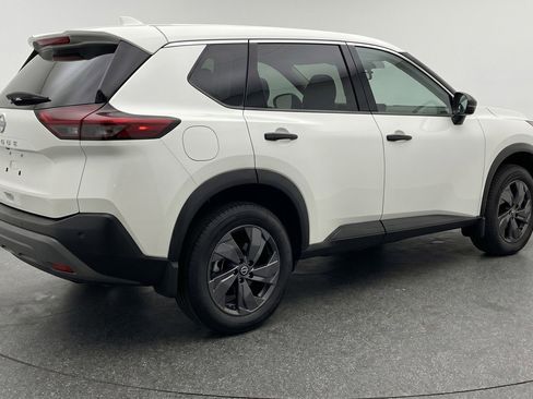 Used 2025 Nissan Rogue SV FWD image 9