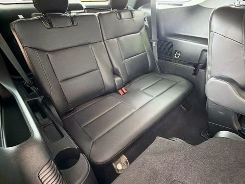 Used 2024 Ford Explorer XLT w/ Equipment Group 202A AWD/4WD image 27