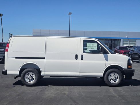 New 2026 Chevrolet Express 2500 w/ Driver Convenience Package image 8