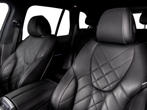 Used 2023 BMW X5 sDrive40i w/ Parking Assistance Package image 3