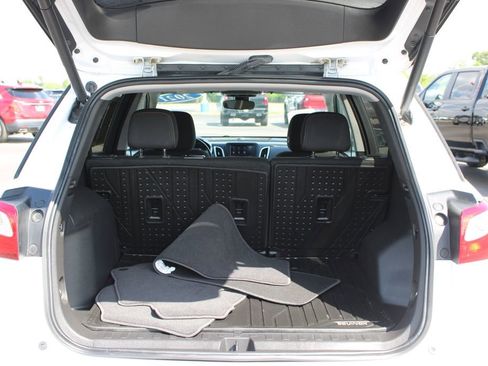 Used 2021 Chevrolet Equinox LT AWD/4WD image 14