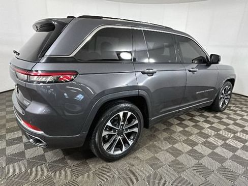 Used 2023 Jeep Grand Cherokee Overland AWD/4WD image 3