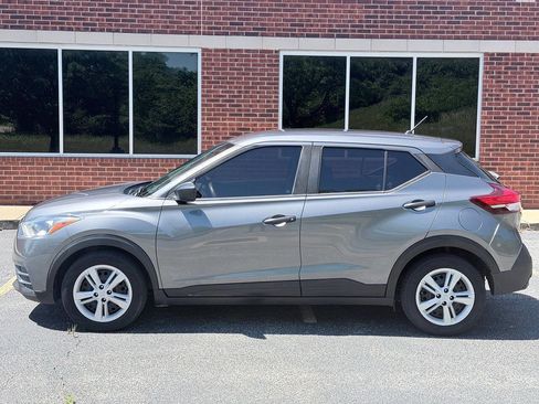 Used 2020 Nissan Kicks S FWD image 2