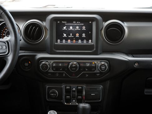 Used 2019 Jeep Wrangler Unlimited Sport S AWD/4WD image 26