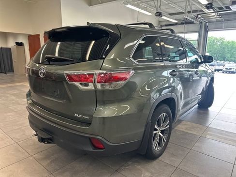Used 2016 Toyota Highlander XLE AWD/4WD image 11