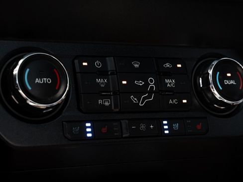 Used 2019 Ford F250 Lariat w/ Lariat Ultimate Package AWD/4WD image 23