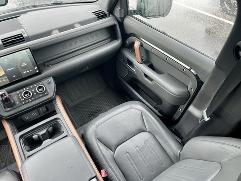 Used 2023 Land Rover Defender 110 X AWD/4WD image 18