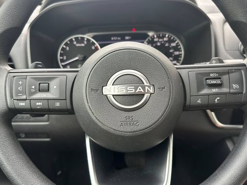 Used 2024 Nissan Rogue S AWD/4WD image 24