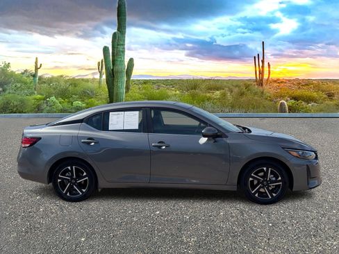 Used 2025 Nissan Sentra SV image 6