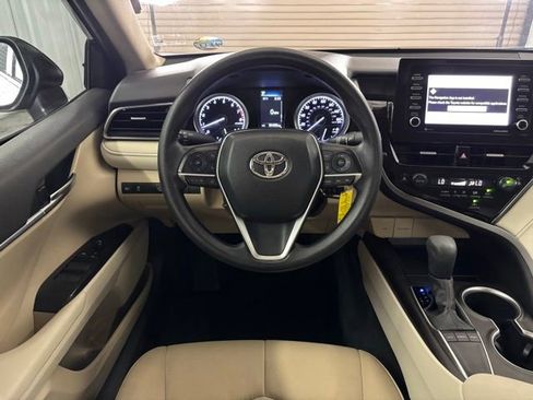 Used 2022 Toyota Camry LE image 14