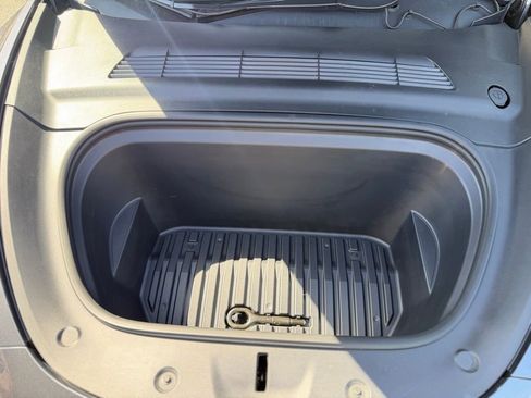 Used 2022 Tesla Model Y Performance image 6