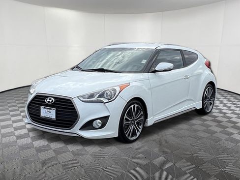 Used 2016 Hyundai Veloster Turbo FWD image 3