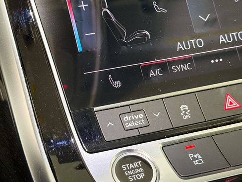 Used 2023 Audi Q8 Premium w/ Convenience Package AWD/4WD image 20